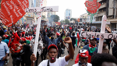 /kenya-protest-mein-police-dwara-16-logon-ki-hatya