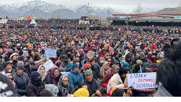 /laddaakh-nyayapurn-struggle-ko-kuchalati-modi-government