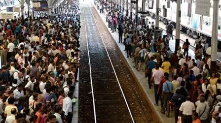 /bangladesh-mein-railway-karmachariyon-ki-ek-divaseey-hadtaal