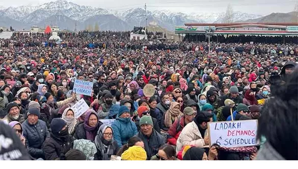 /laddaakh-nyayapurn-struggle-ko-kuchalati-modi-government