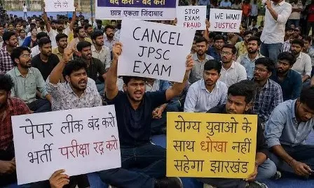 /jantar-mantar-pure-desh-mein-phail-raha-hai